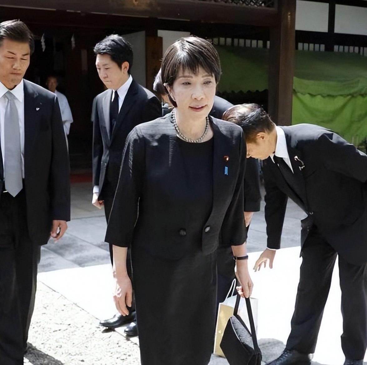 高市早苗再次公开叫板，屡教不改！10月17日一大早，高市早苗以“内阁总理大臣”名