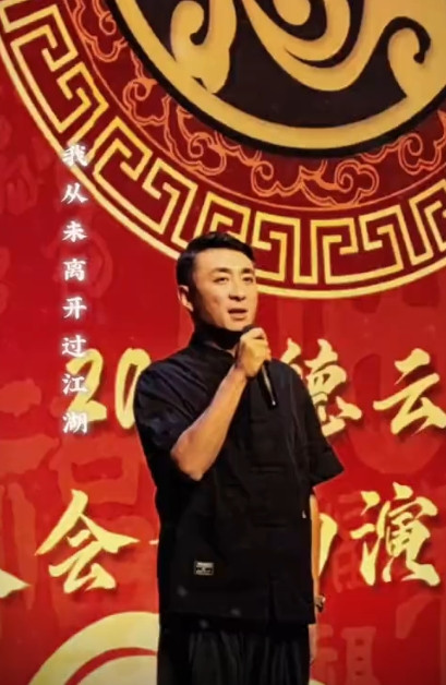 德云社小皇叔郭晓小称：曹云金就是郭德纲教的！曹云金努力曹云金优秀我承认，但是你如