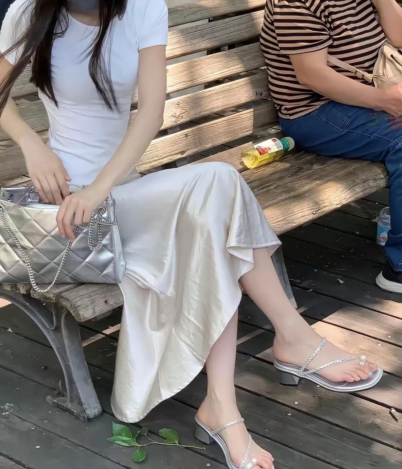 我发现老年人二婚给出的理由都是为了找个人聊天，一个人太无聊了。如果真的为了找个