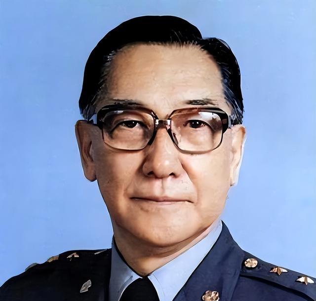 1997年，蒋纬国去世的消息轰动了全台湾，但是并不是因为他的死讯，而是因为他的遗