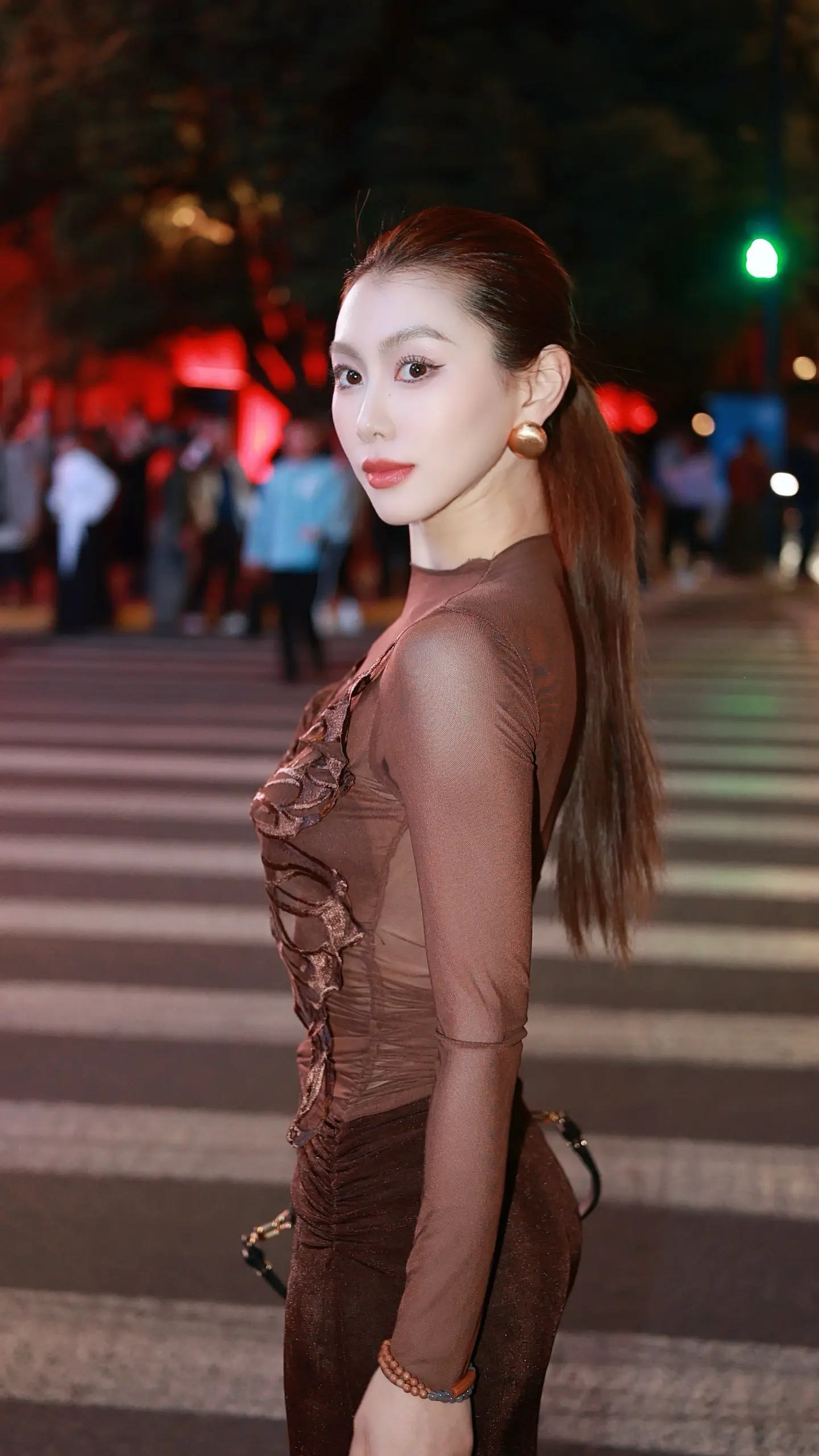 辣妹街拍 夜色街拍美女 夜感人像 美到炸街 街头时尚美女