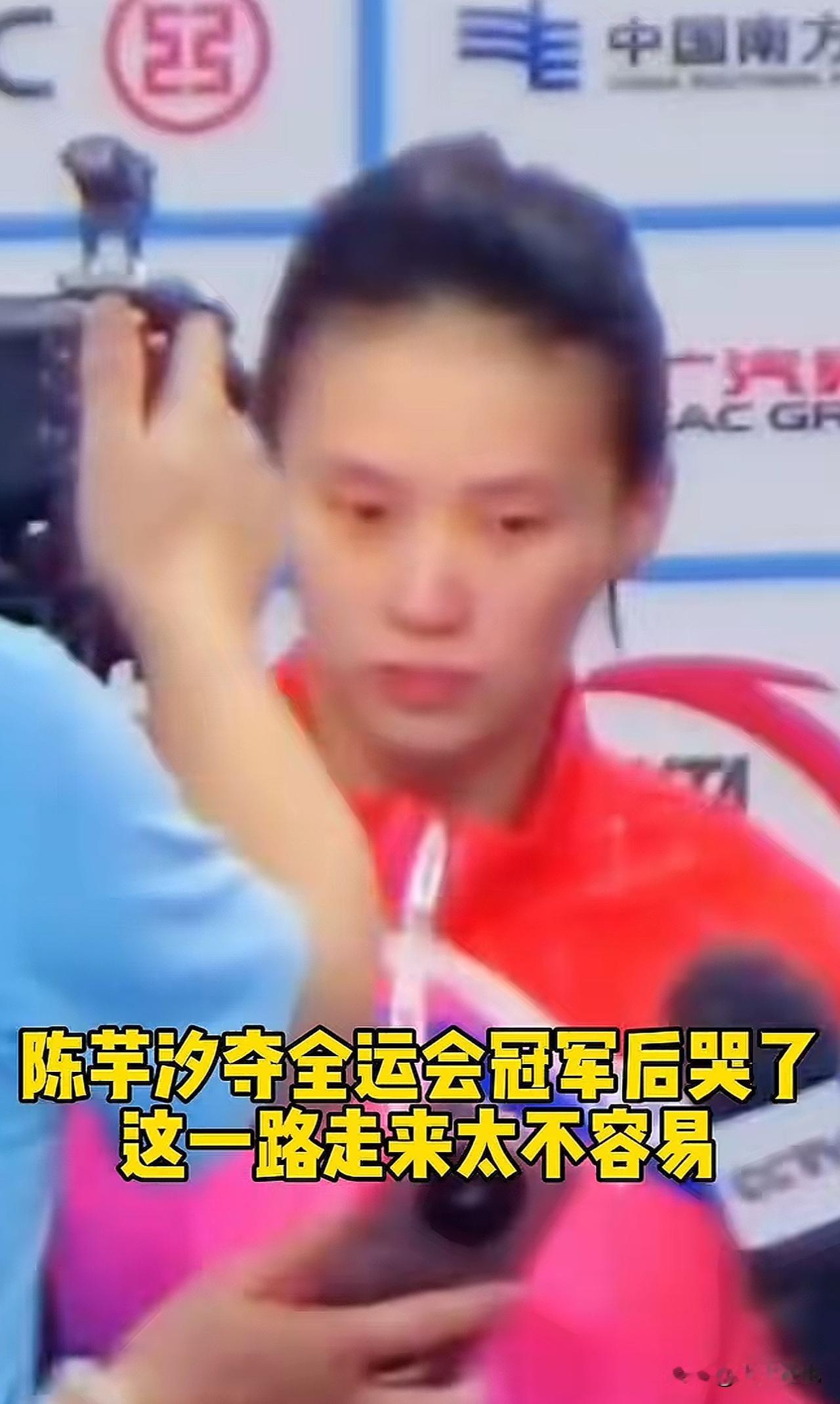 刷到一个对比，有点恍惚，2017年，13岁半的张家齐427分夺冠；2021年，