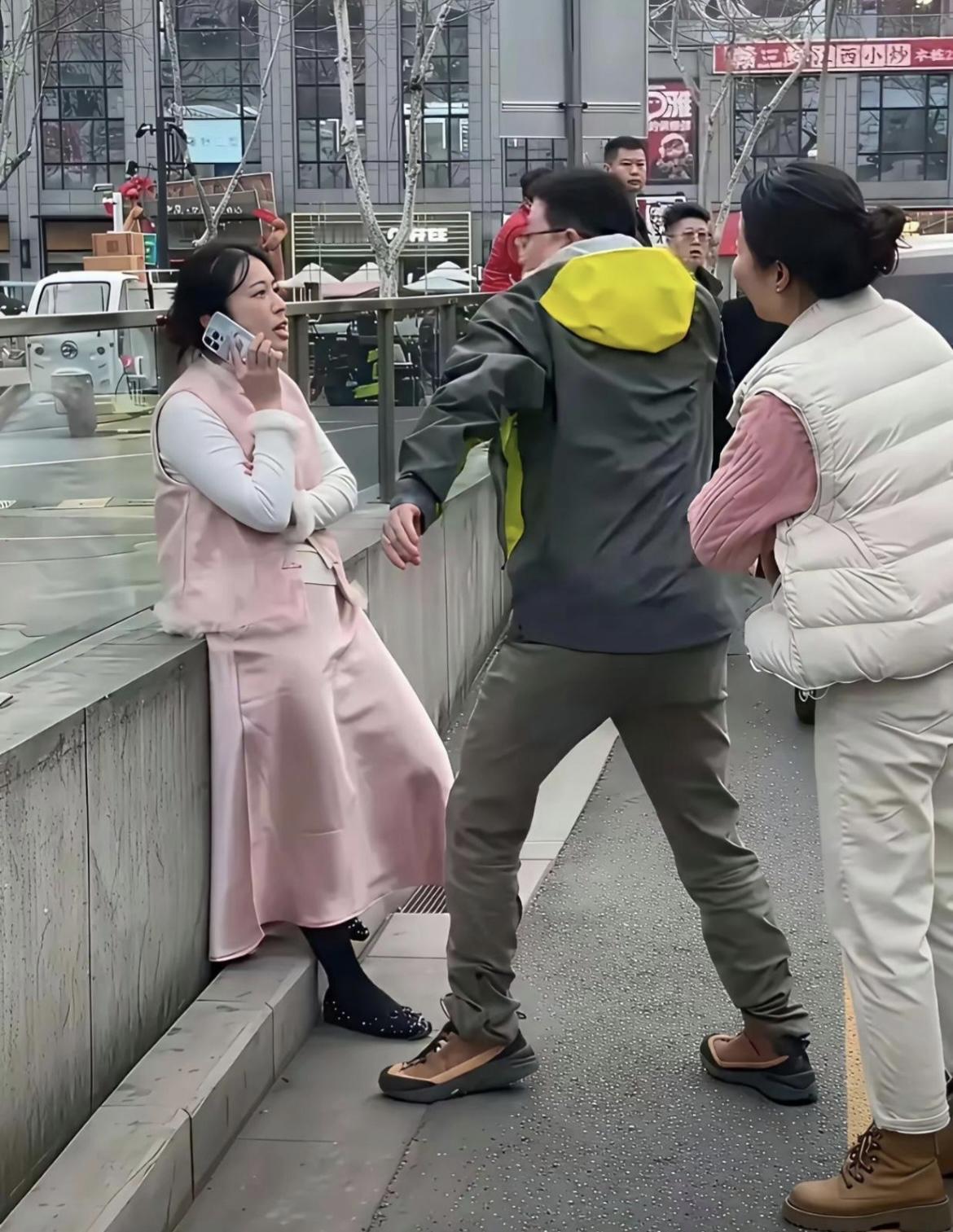 不懂就问，这一巴掌几万块钱值得吗？[哭哭]