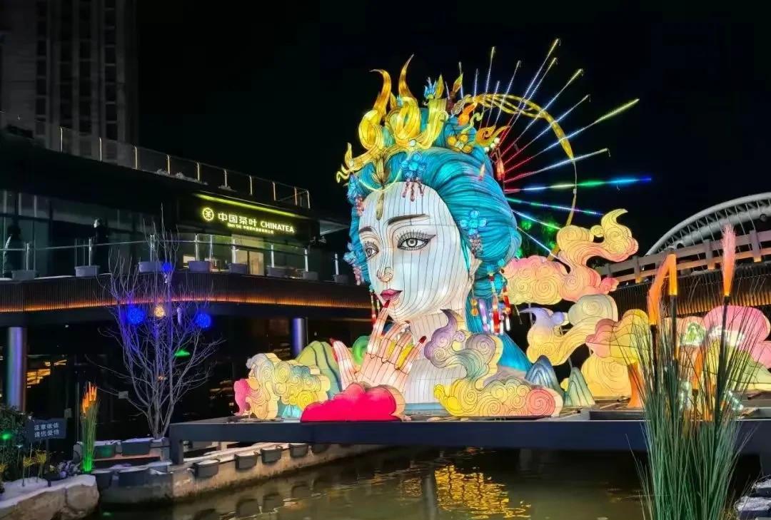 靖远水街从根本上来说提升了靖远的城市形象，更为省内其他县域做了示范。最近去靖远看