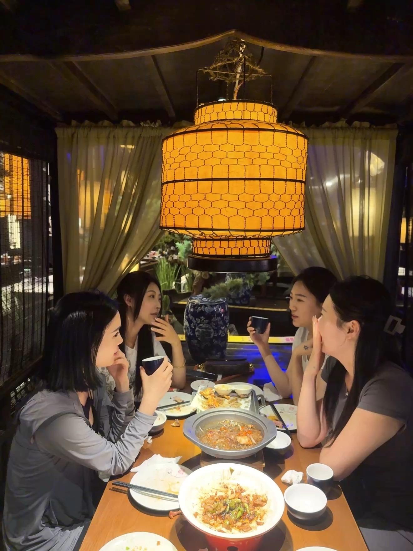 我寻思咱几个就玩呗，也不挣钱了就玩呗🫣
