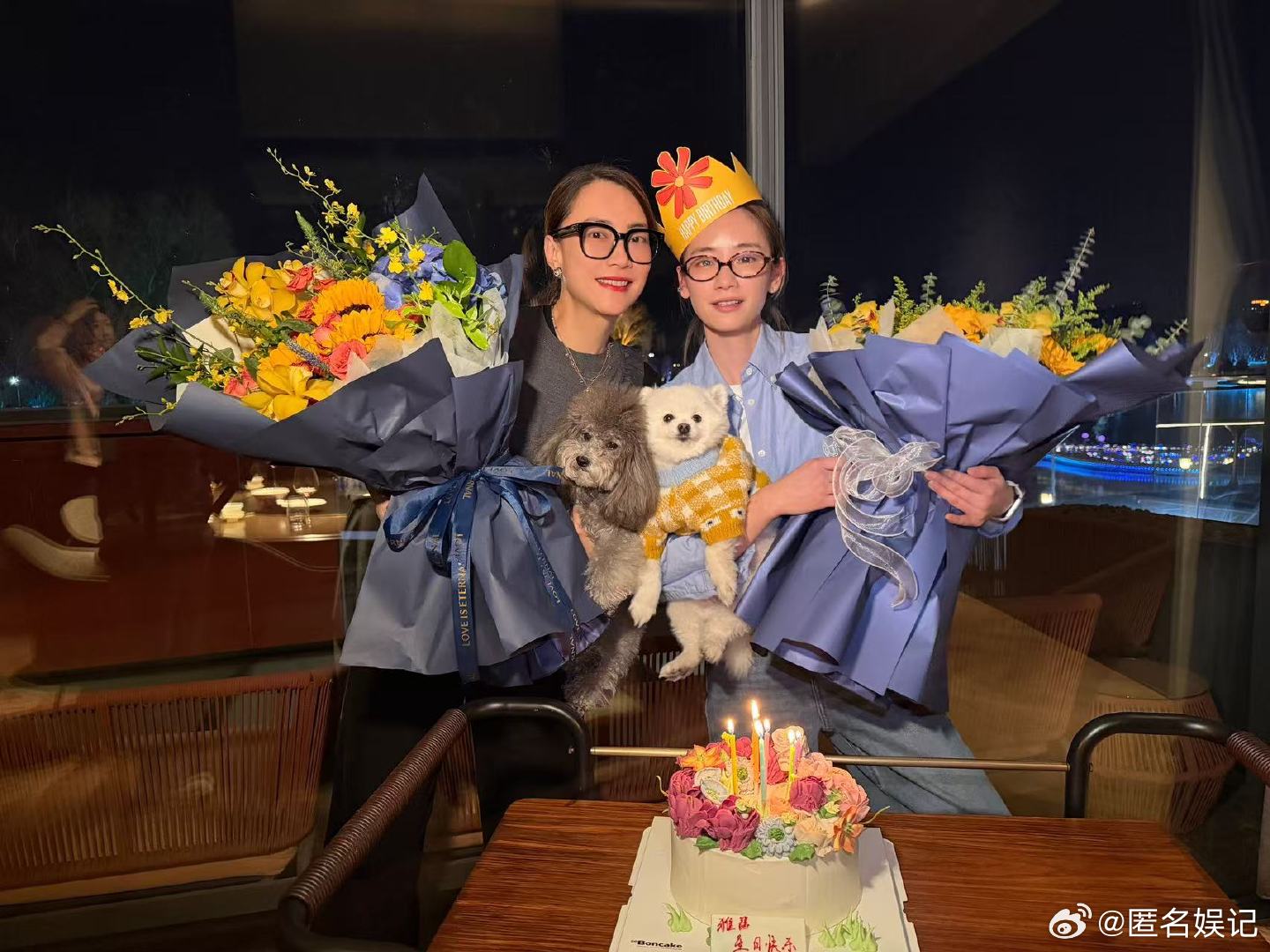 刘雅瑟模仿霍汶希太好笑了谁被刘雅瑟的模仿笑到了，复刻霍汶希日常办公的模样神态十足