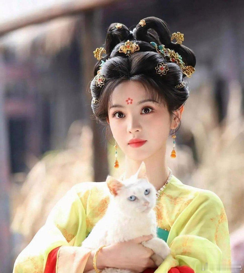 这下要凉凉咯，内娱估计没男明星敢跟田曦薇搭档喽，为啥呀？她可太牛掰啦。跟她合作过