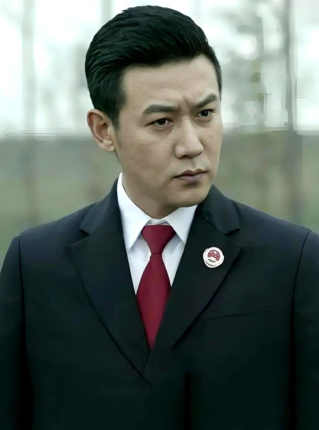 《人民的名义》中侯亮平是正义的化身，为什么广大观众却非常反感他？但仔细想想，