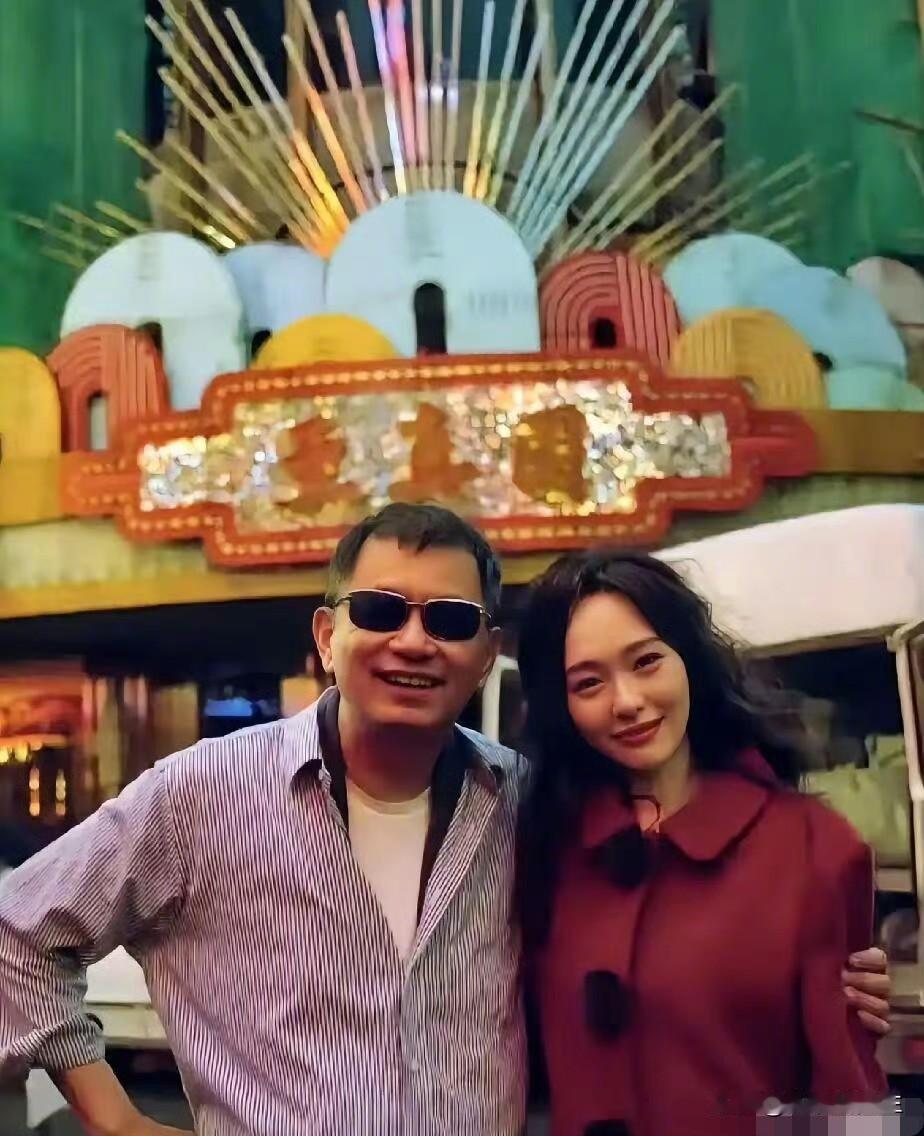 王家卫这回真的有点过分了！最新流出的录音里，王家卫和编剧秦雯私下聊起唐嫣，直