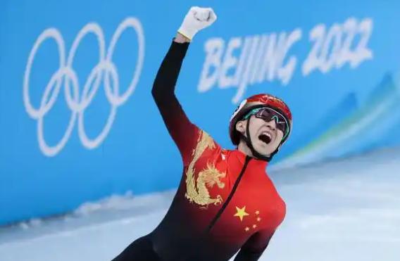 王濛没来，周洋没来，杨扬没来。五位功勋名将集体缺席竞聘，最后接过帅印的，是退