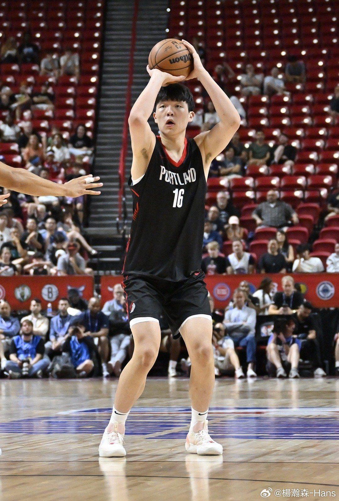 杨瀚森带领混音队黑七晋级季后赛次轮。杨瀚森终于上演了奇迹了，他得到６分５篮板２助