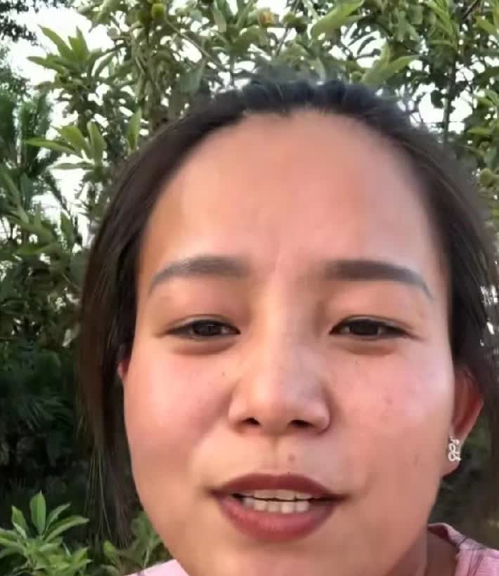 李佳应该不会跟阿杜离婚，但是会保护好两个孩子！李佳表示毕竟恩泽和瑶瑶他们姓杜