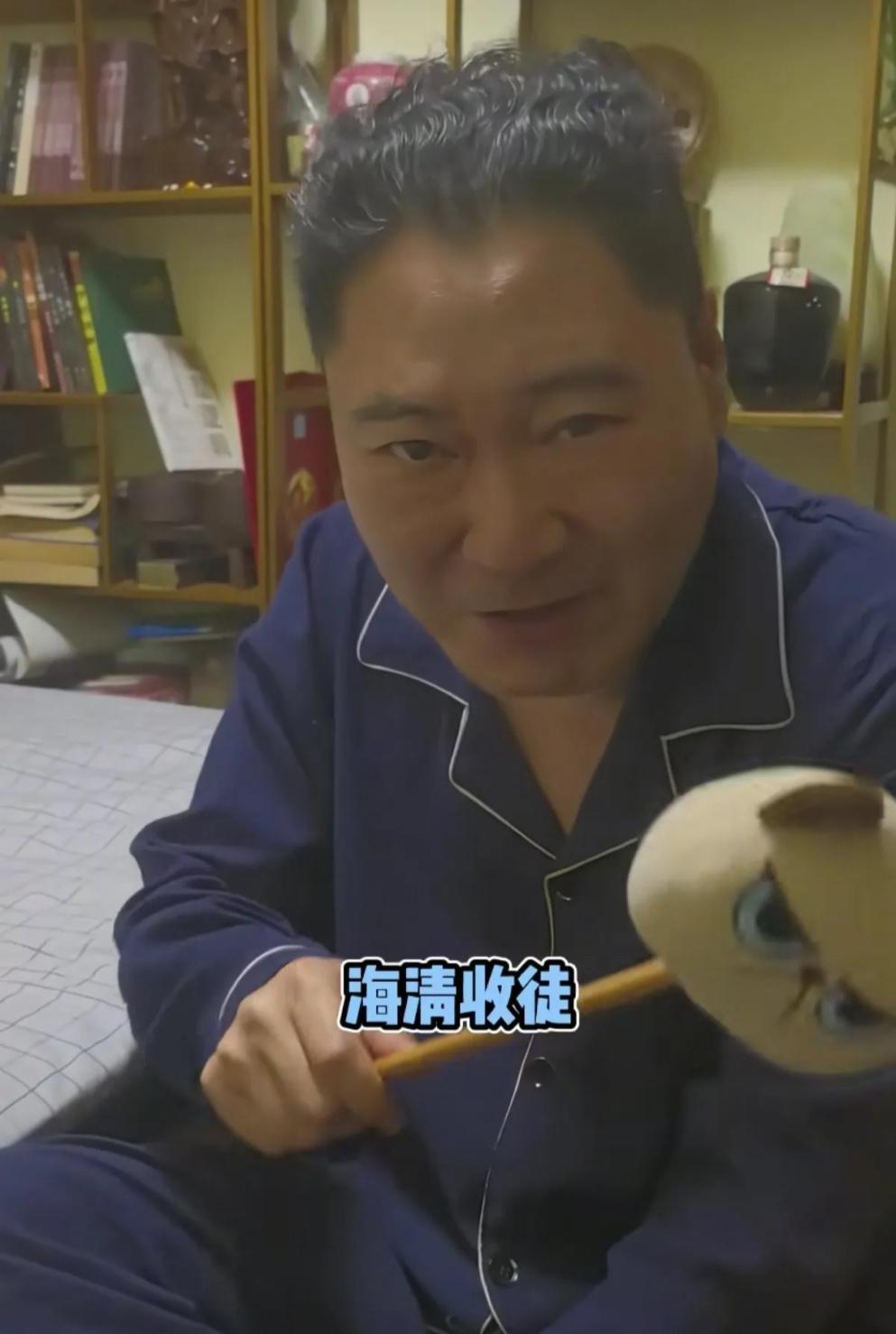 【著名相声演员刘伟回应杨议收徒费用：萝卜白菜，各有所爱！】近日，著名相声演员