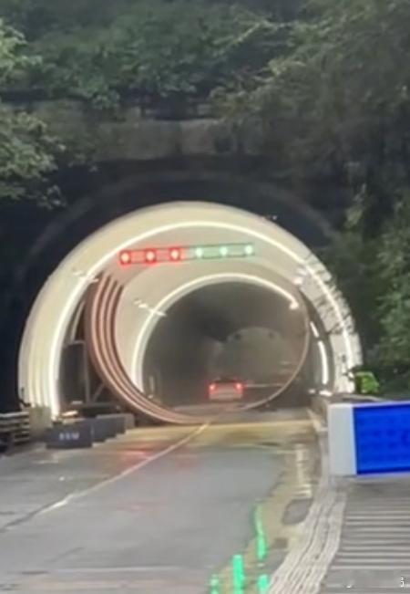 岚图隧道这个事情我觉得很有意思，既然岚图最终发出来了，证明已经完成了挑战，这应该
