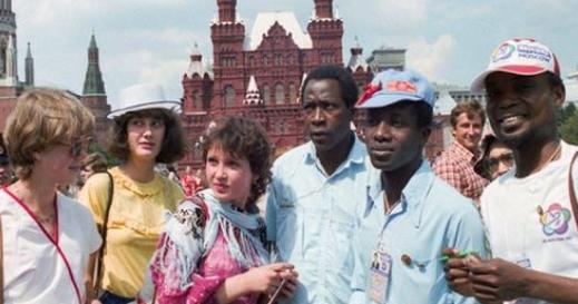 有人问俄罗斯为什么几乎没有黑人？其实俄罗斯之所以抗拒黑人，根本不是因为所谓的种族