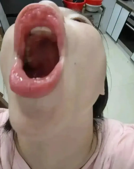 这嘴巴也太大了吧！这嘴巴也太大了吧
