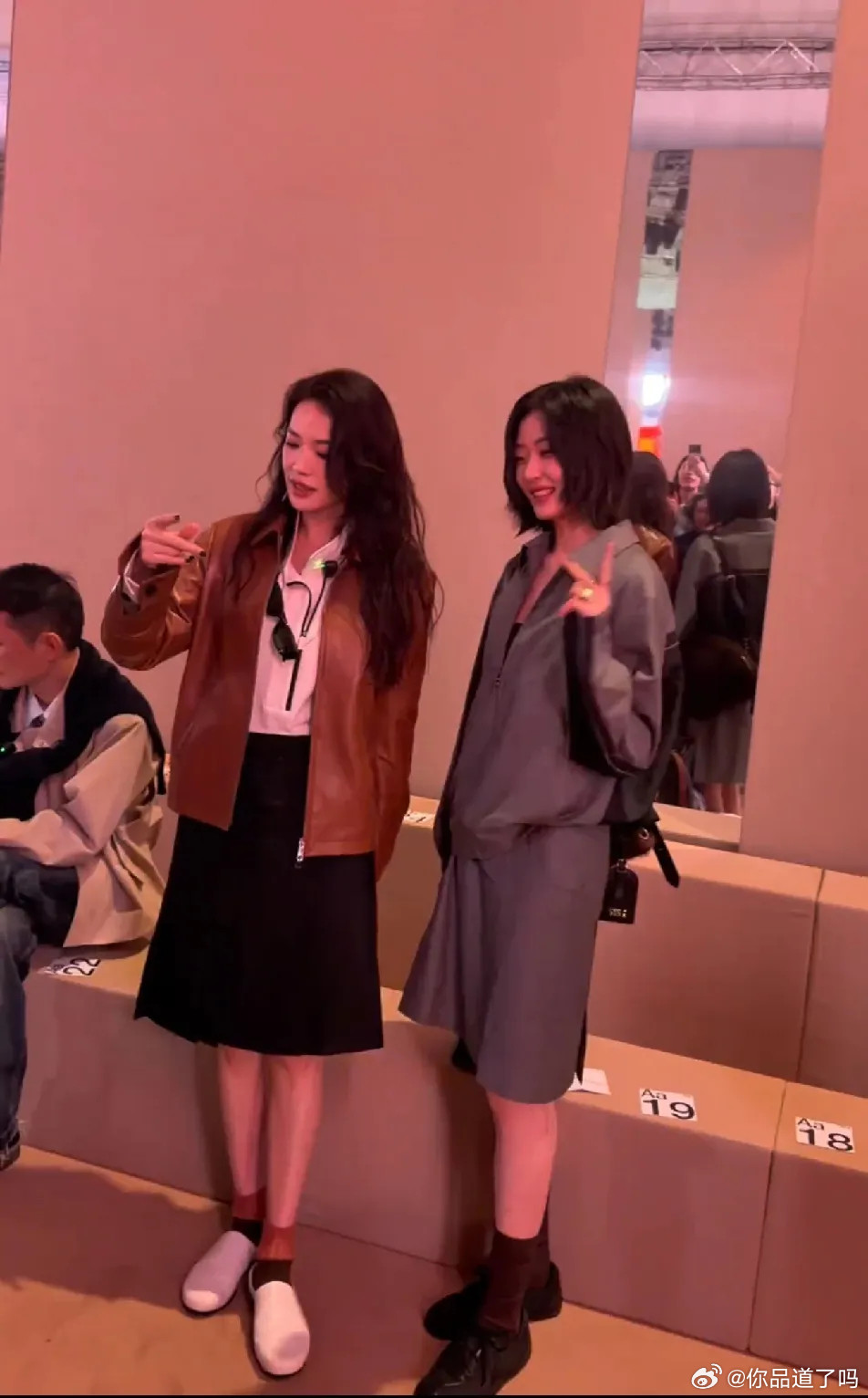 说点大实话，舒淇跟孙千差了21岁，都能当她妈了！但你再看舒淇这状态，哪像长辈啊，