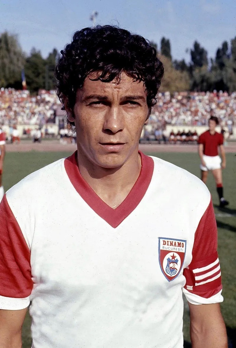 罗马尼亚传奇米尔恰·卢塞斯库去世，享年80岁。去世五天前，他刚刚卸任罗马尼亚国家