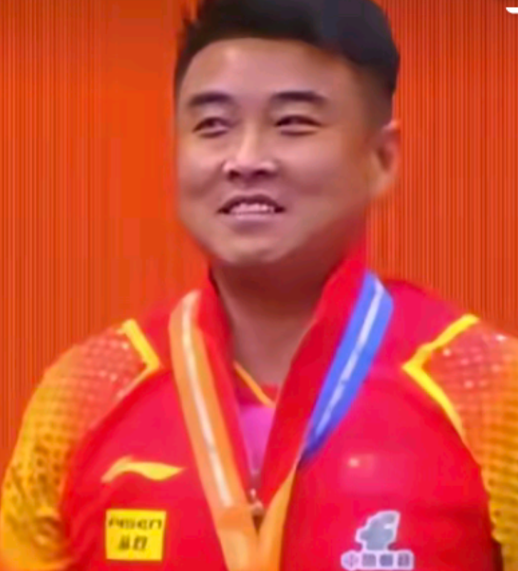 王皓今晚可以放心休息了！随着薛飞3比0横扫张本智和王皓也终于松了一口气，