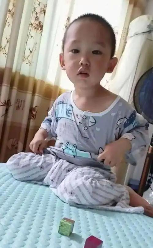 “幼儿园是安全的，孩子放在里面不会出事。” 贵州松桃县大路镇这所幼儿园，报名