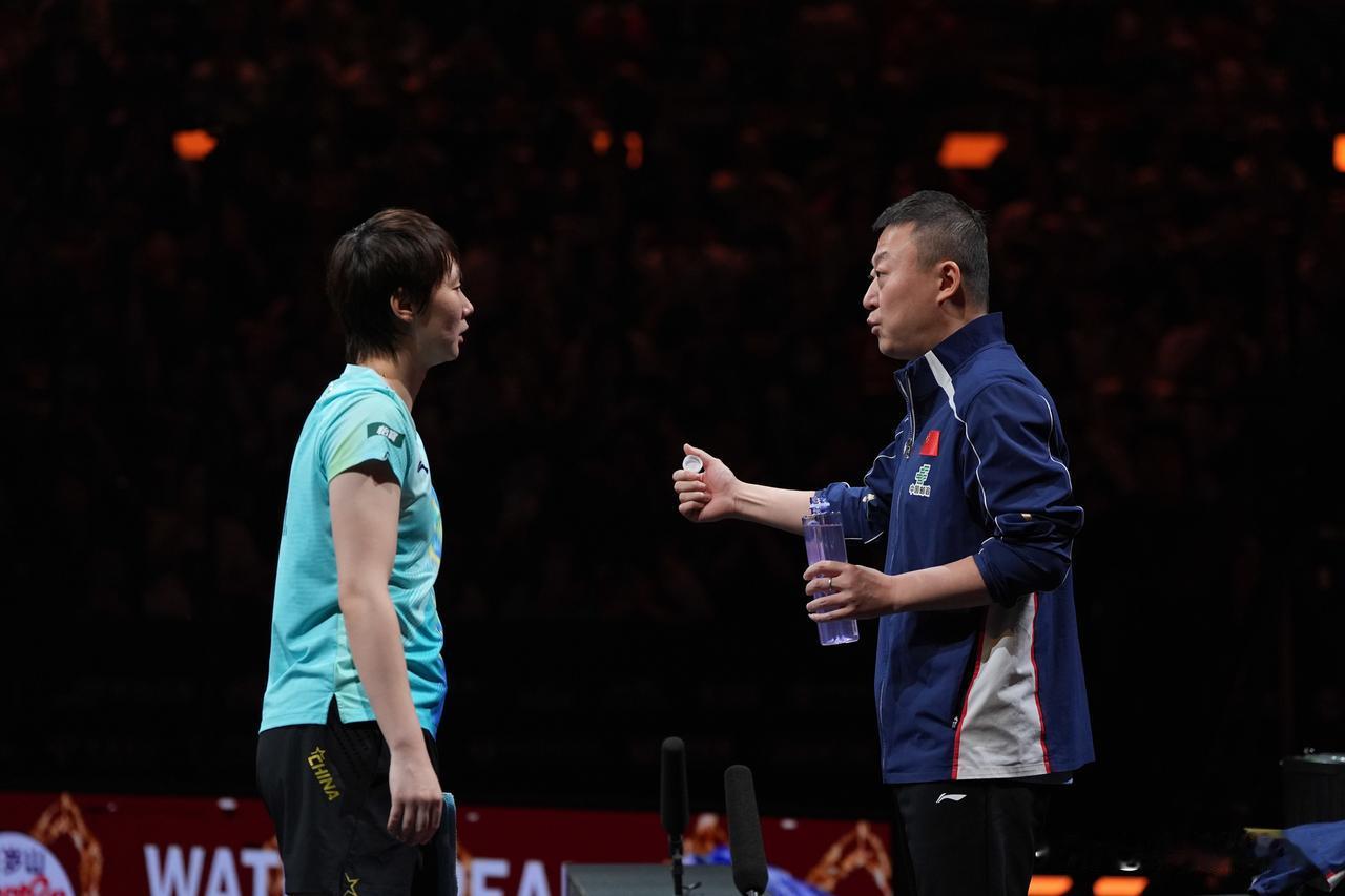 细节是不会骗人的。曼昱4-1战胜张本美和，全场打完，镜头切到马琳，全程平静淡然