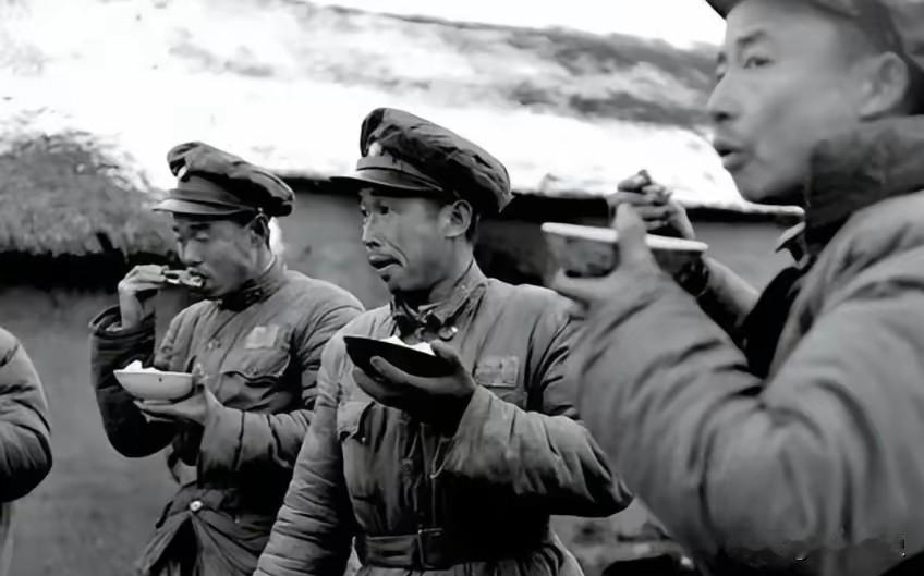 枪下余生的地下党1949年，高邮解放。十几名地下党被拖出去枪毙，组织认定他