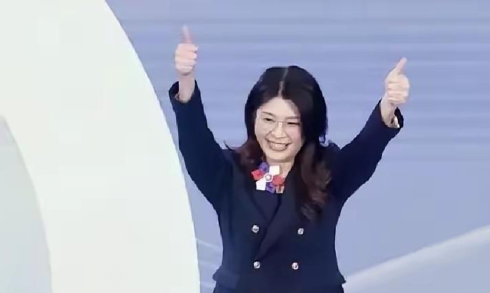 2026年春，岛内政坛又掀起波澜。郑丽文，这位国民党主席，罕见地把“签两岸和平框