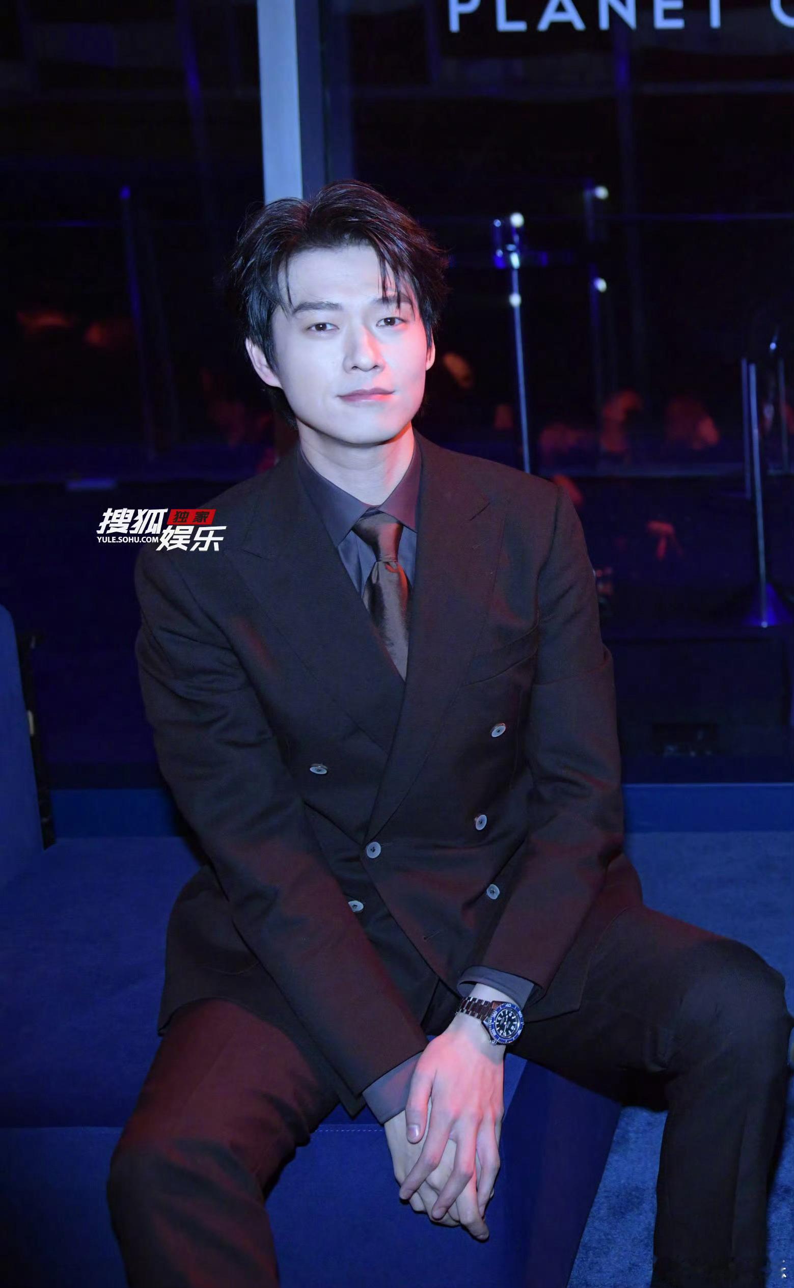 宋威龙魏大勋我都笑纳了这俩人同框一个比一个帅，还是两款不同气质的帅哥，同框对我的