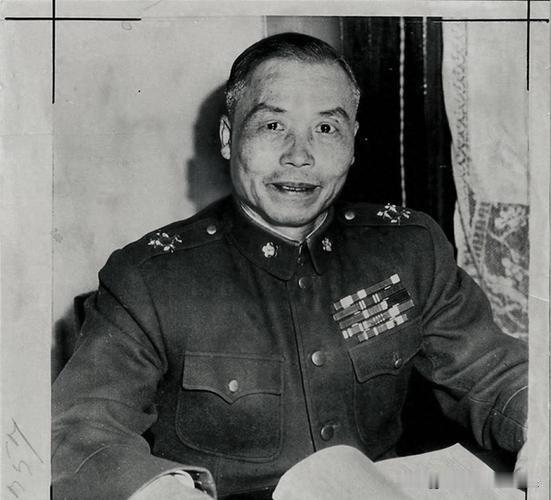 巅峰时期的戴笠敢不敢招惹李宗仁？别说巅峰时期的戴笠就是疯癫的戴笠也不敢招惹广