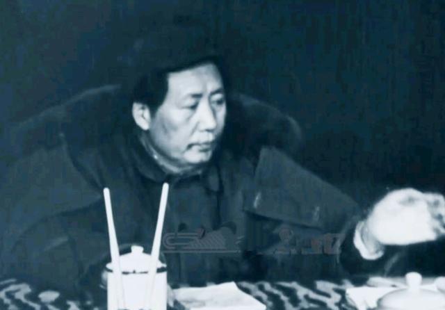 有人说，如果毛主席看到现在中国废除阶级斗争为纲，经过改革开放后，中国人民的生活水
