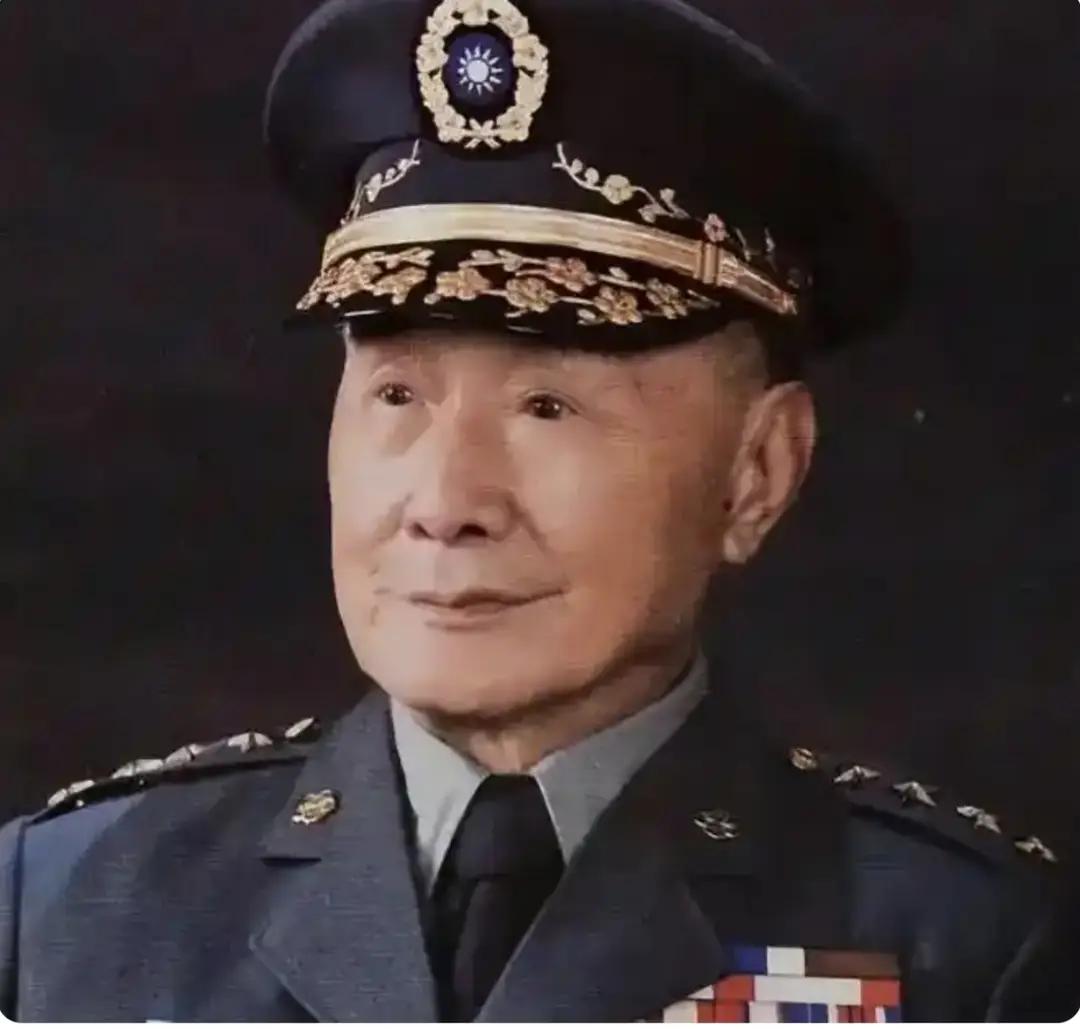 1987年10月21日，台北荣民总医院里，97岁的何应钦已经到了弥留时刻。女儿何