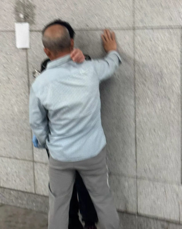 纵然青春已逝，老头依然霸道！