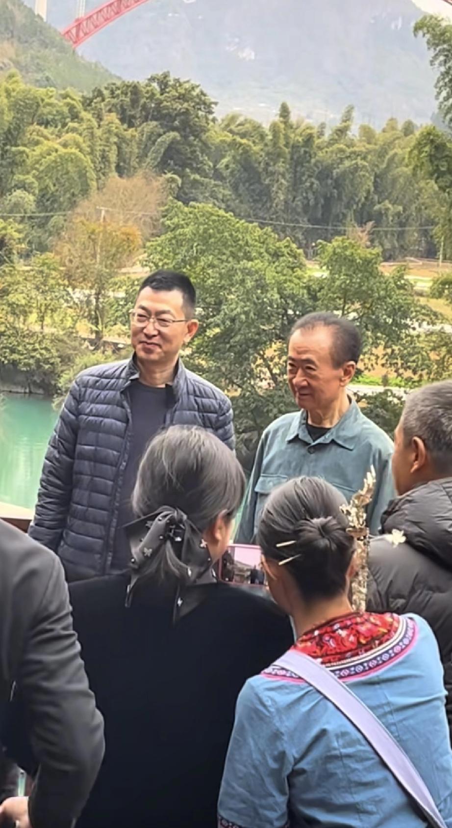 王健林过了年竟然老成这样，一想到王思聪在日本花天酒地，就替他心疼！近日，王健