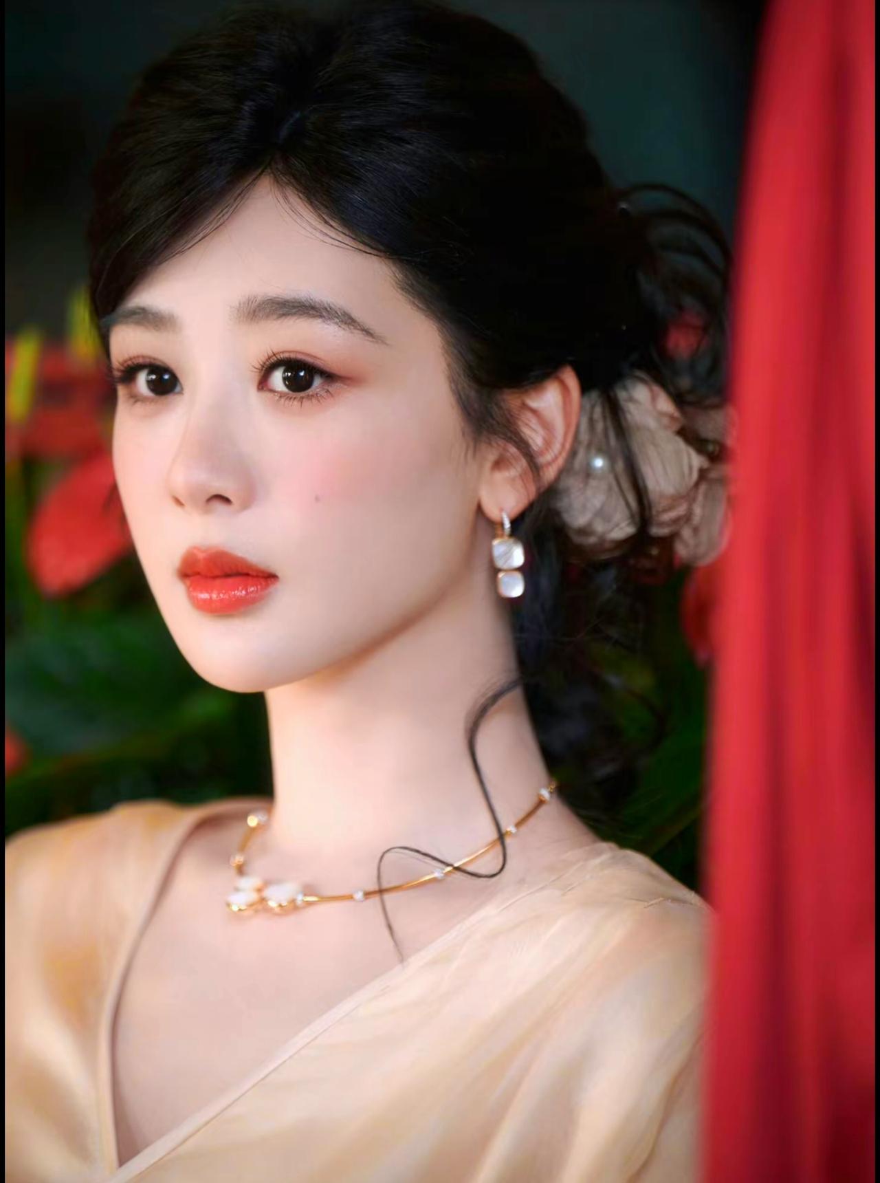 终于明白杨紫icon为什么不结婚了！不是没人馋她身子，而是她今年都已经3