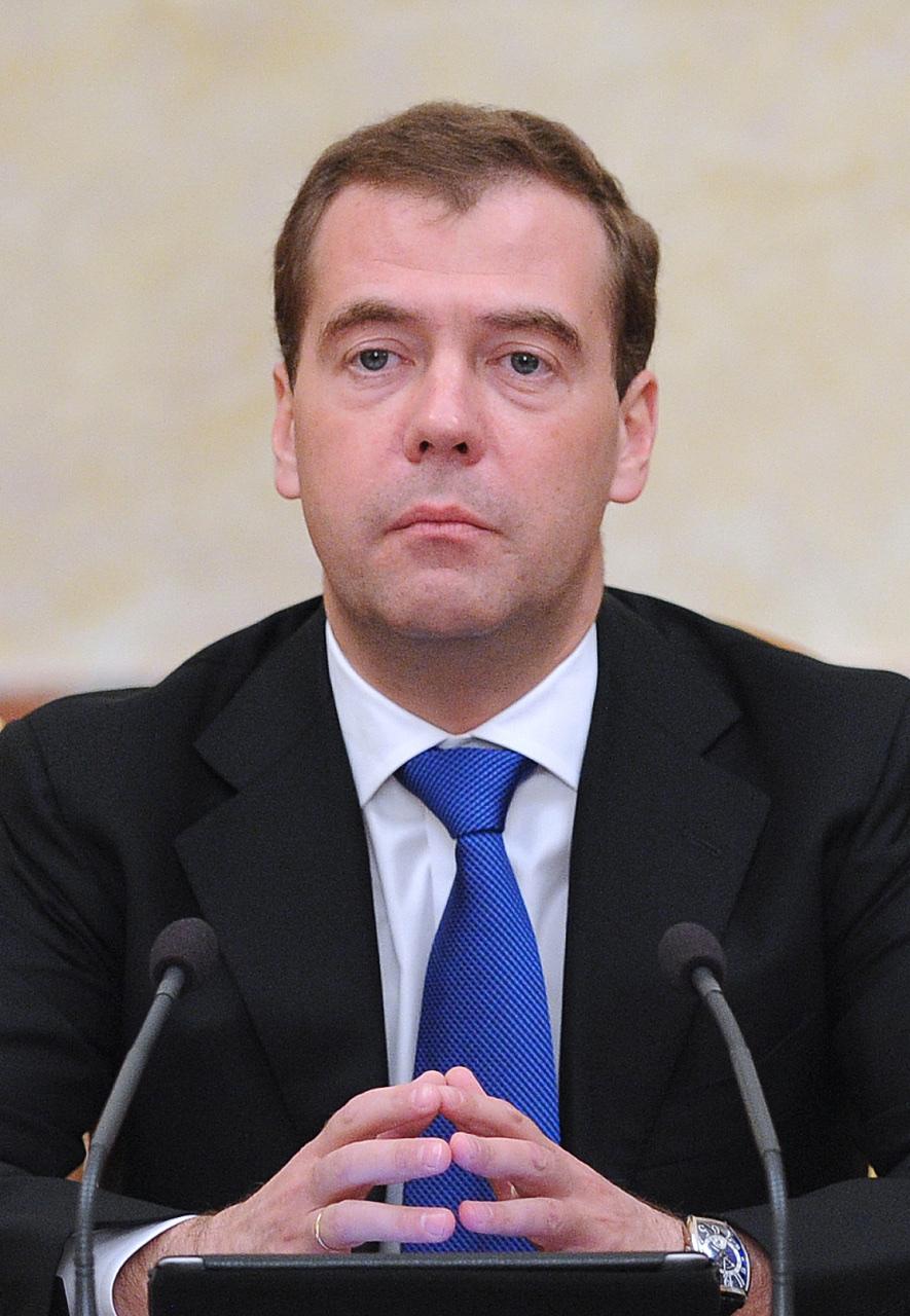 梅德韦杰夫核威慑升级：一旦战败，将对乌美英德动用核武器，全球末日警报拉响！