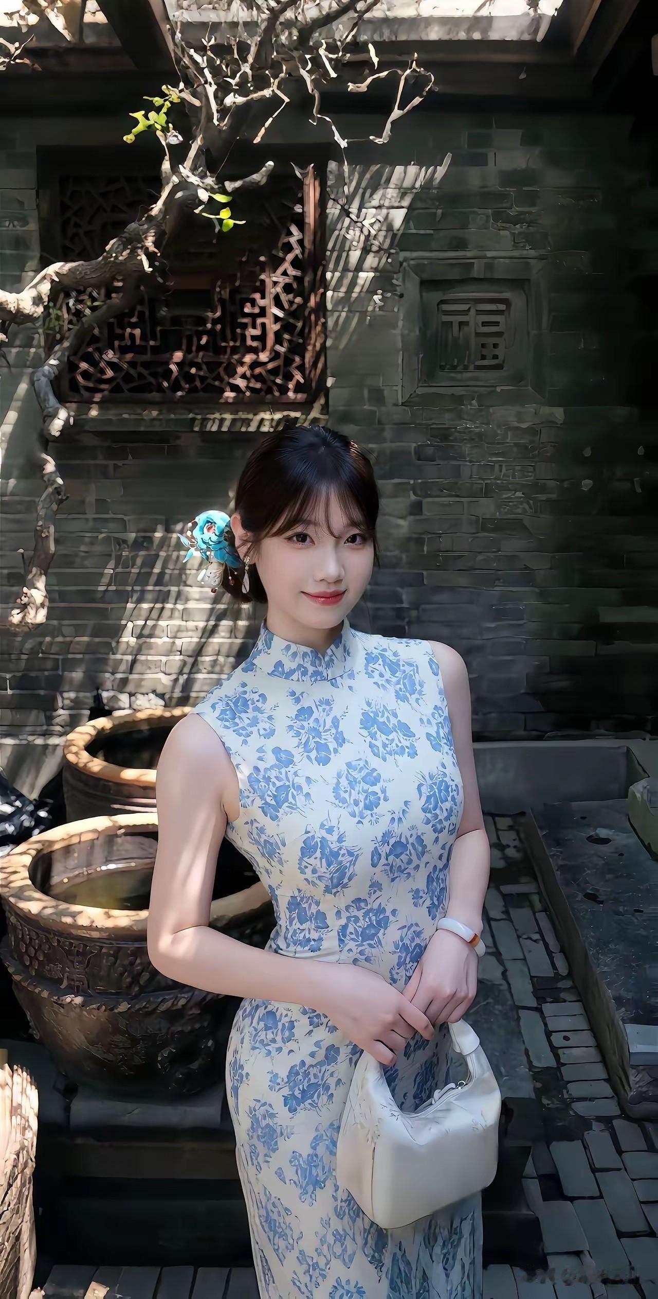 旗袍配老院，你是不是也想起了谁？旗袍