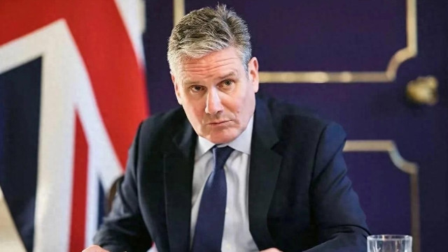 英国首相斯塔默宣布将推进强有力的移民限制政策！