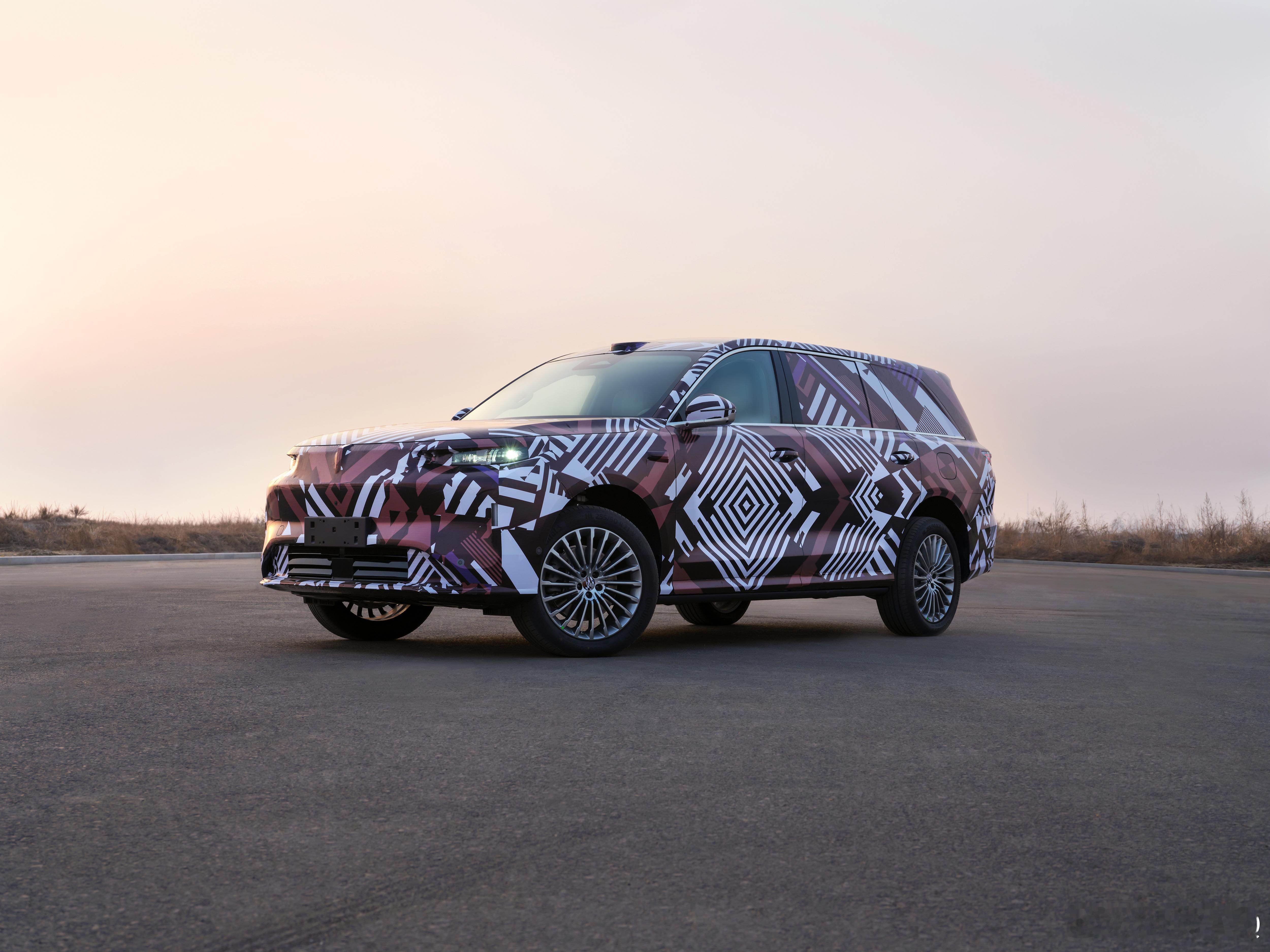 长城汽车归元平台发布会“归元”平台首款旗舰SUV，猜猜它的定位？看外观设计，确