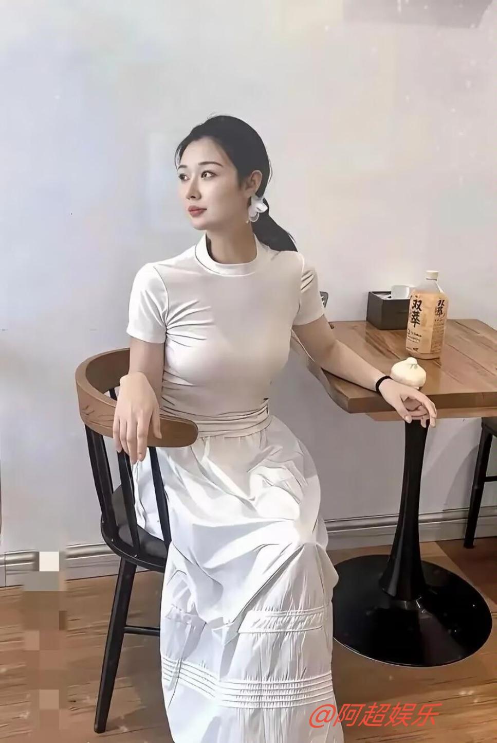 她说他是老师？