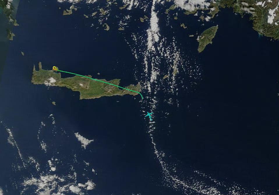 刚才又有消息称，美军福特号航母已经停靠海法港。可我这边根据船舶自动识别系统显示，