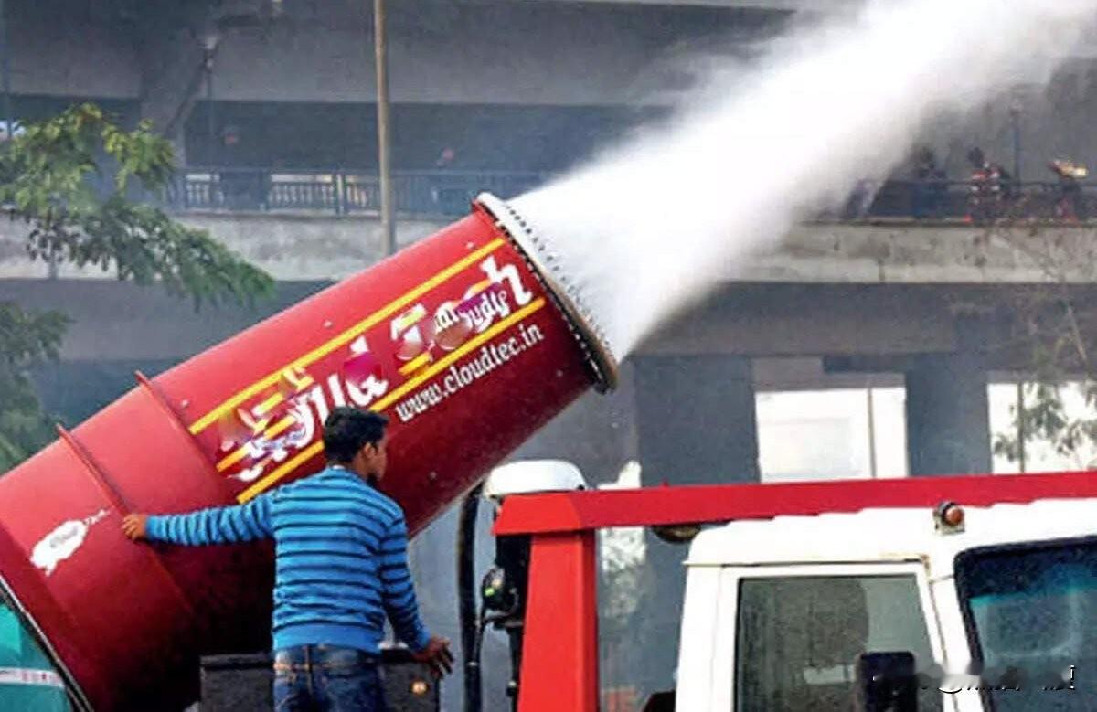 在成为全球污染第一国后，印度终于出手了。今天在新德里的13座高楼楼顶上，全部