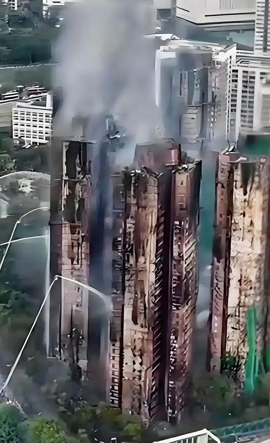 大楼重修是天方夜谭！由原住户集资在原址拆迁重建或是最佳选择。香港的住宅之所以