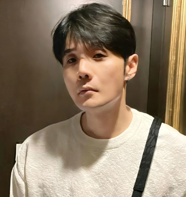 李荣浩突然晒出1200多字长文这次他完全不客气了，正面硬刚了《小眼睛》抄袭平井