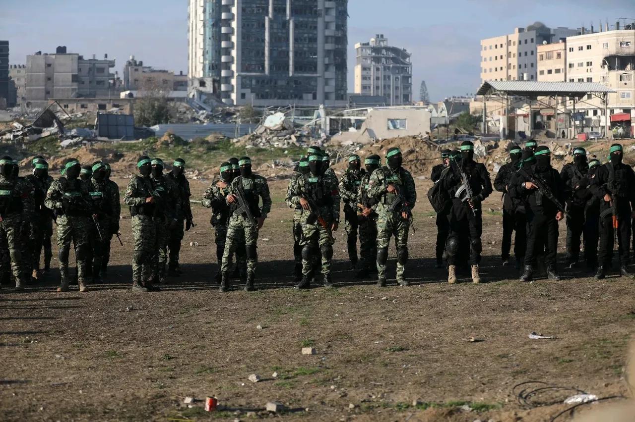 解除哈马斯武装以色列拿到了尚方宝剑美国总统特朗普推动的加沙和平进程在第一阶段