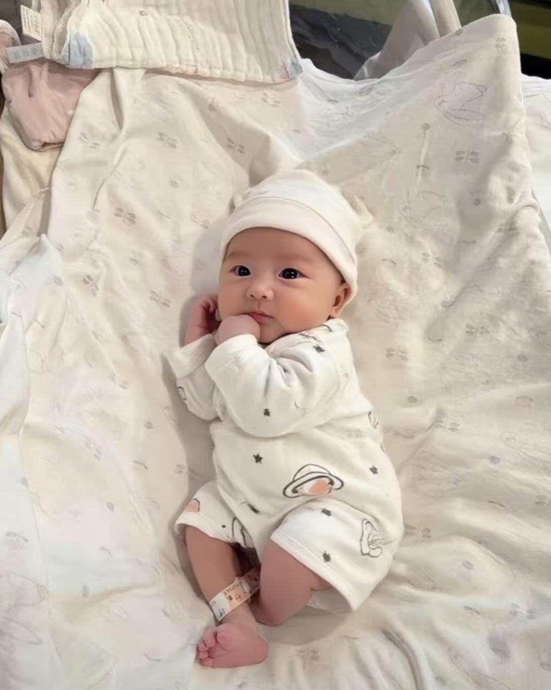 人到中年真的不容易41岁试管5次挨了上百针提心吊胆的十个月终于开盲盒了术