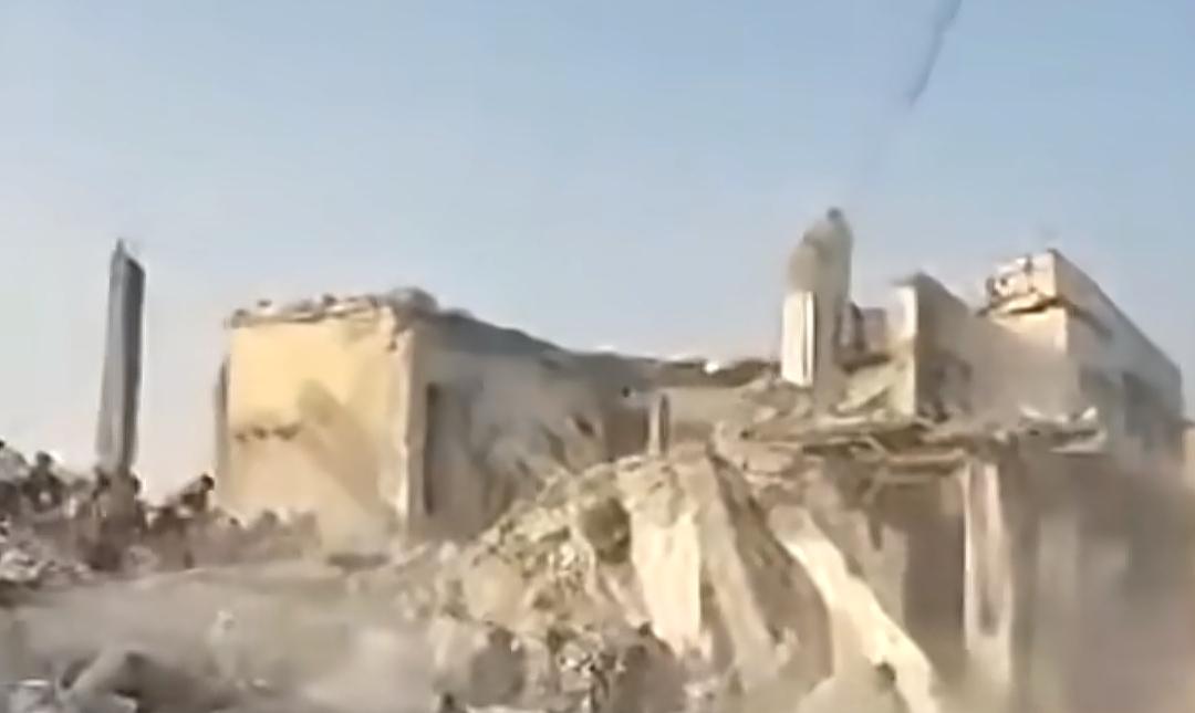 当看到在美以空袭中丧生的20名伊朗女排姑娘曾经美丽的容颜时，不知那些为哈梅内伊丧