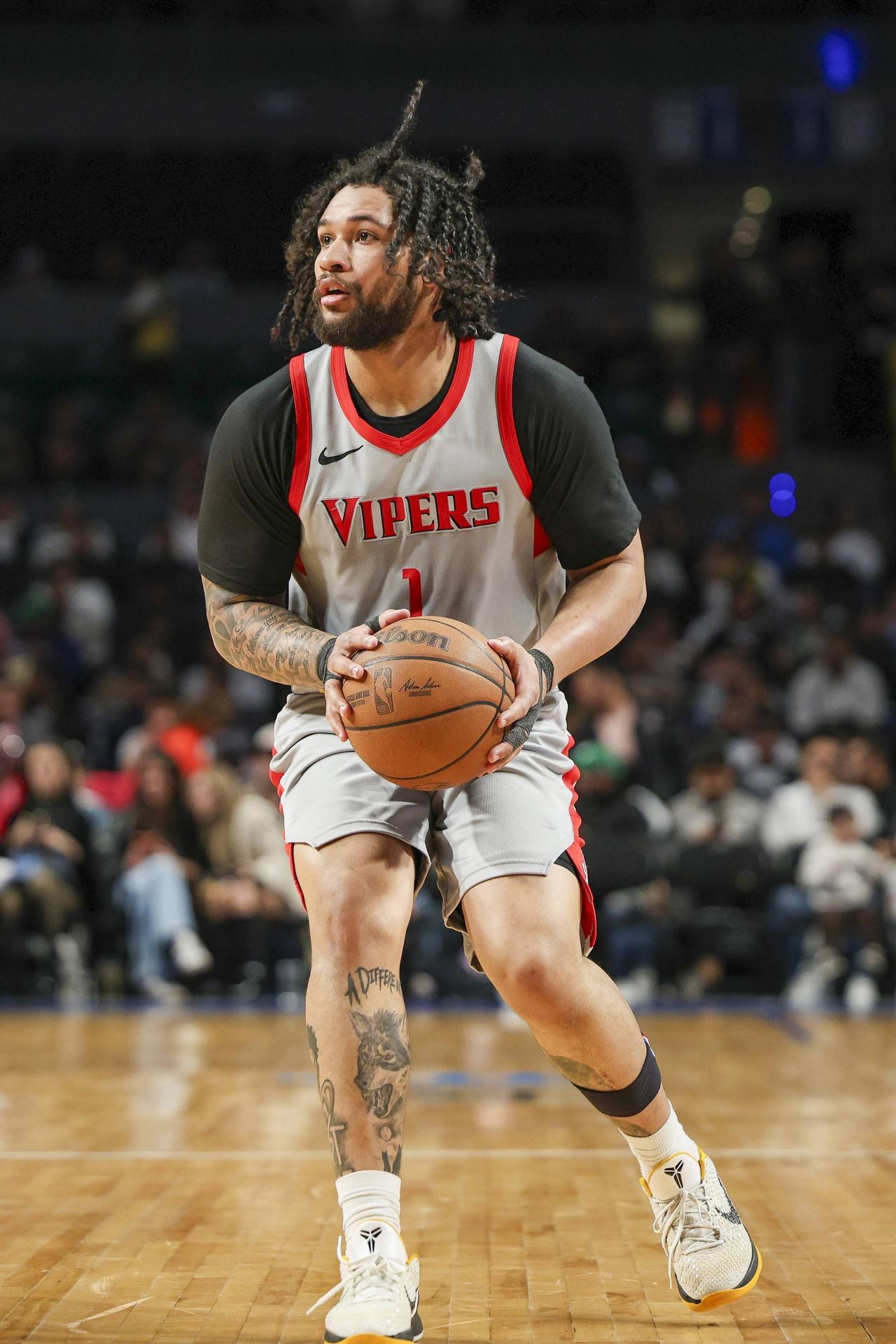 山西男篮还是坐不住了！奈特太老，盖伊太弱，老七小外援终于来了！这可真是吃着碗里的