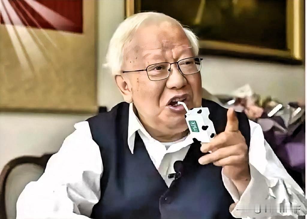 官大一级压人，这话在汪海粟身上算是展现得淋漓尽致。汪海粟向南京博物院