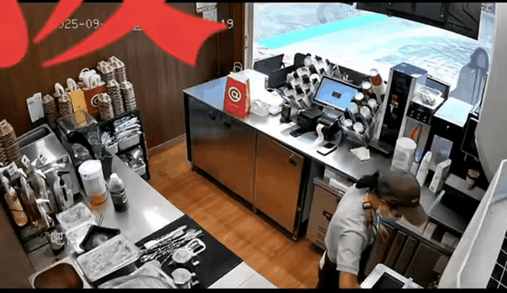 是不是还觉得自己很委屈，“泼”妇！真服了！9月30号贵州黔东南这事儿，看完