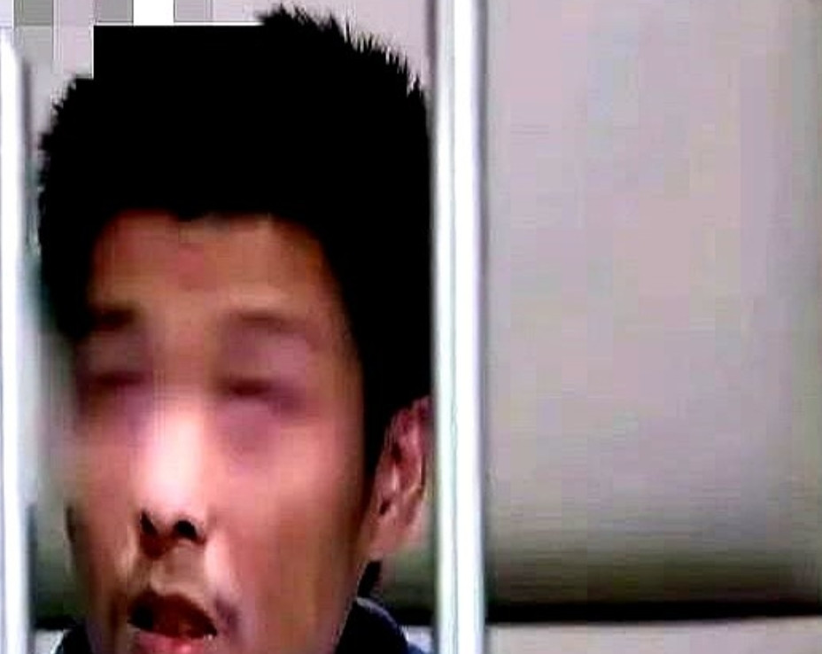 他应该是现实版的“情圣”。江苏一三十多岁男子相继娶了三个妻子，每个妻子都为他